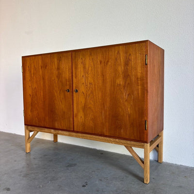 
                  
                    Design teak highboard Børge Mogensen model 132 - LOUI.STORE
                  
                