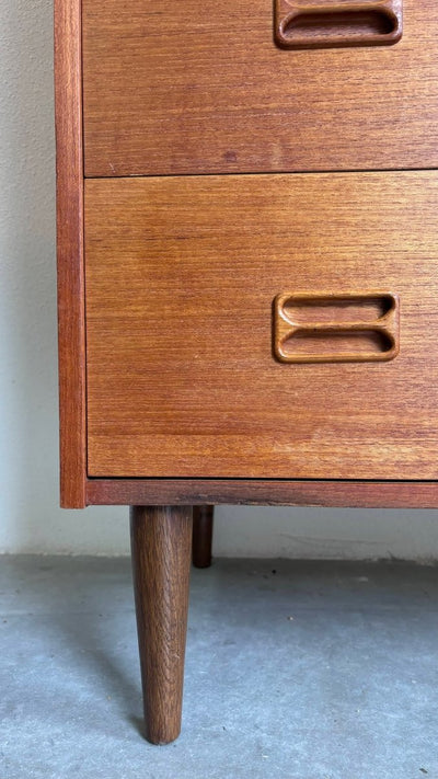 
                  
                    Diepe ladekast 5* in teak - LOUI.STORE
                  
                