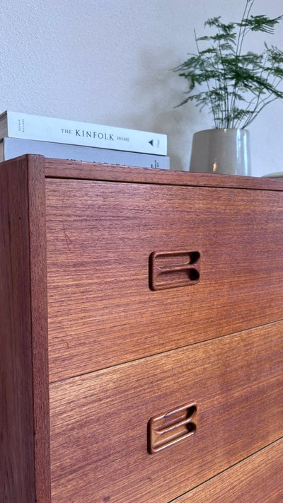 
                  
                    Diepe ladekast 5* in teak - LOUI.STORE
                  
                