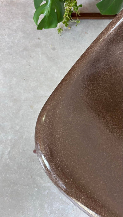 
                  
                    DSW stoel Charles & Ray Eames - LOUI.STORE
                  
                