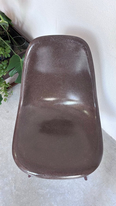 
                  
                    DSW stoel Charles & Ray Eames - LOUI.STORE
                  
                