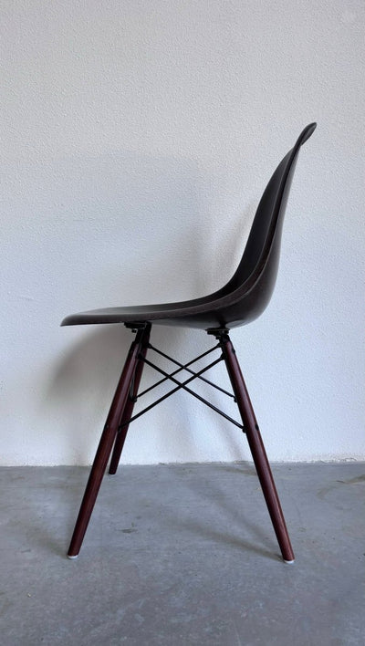 DSW stoel Charles & Ray Eames - LOUI.STORE