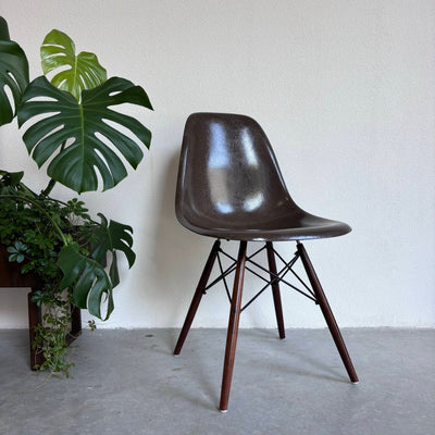DSW stoel Charles & Ray Eames - LOUI.STORE