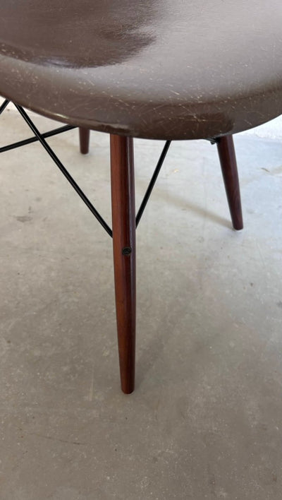 
                  
                    DSW stoel Charles & Ray Eames - LOUI.STORE
                  
                
