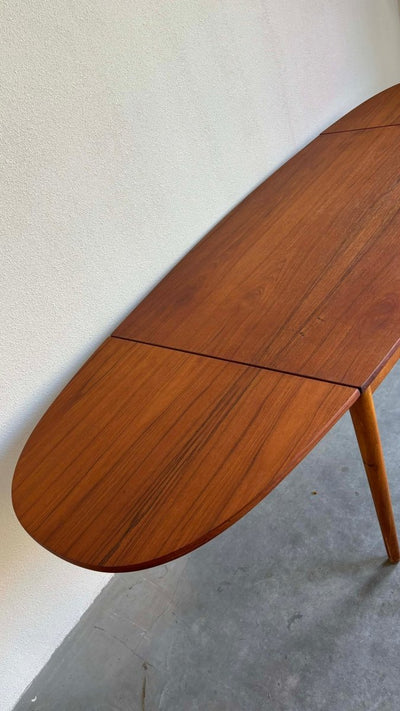 
                  
                    Eettafel ovaal uitschuifbaar - LOUI.STORE
                  
                