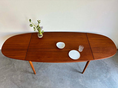 
                  
                    Eettafel ovaal uitschuifbaar - LOUI.STORE
                  
                