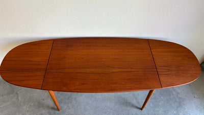 
                  
                    Eettafel ovaal uitschuifbaar - LOUI.STORE
                  
                