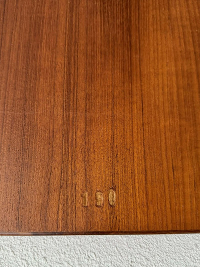 
                  
                    Eettafel Poul Cadovius met klapbladen - LOUI.STORE
                  
                