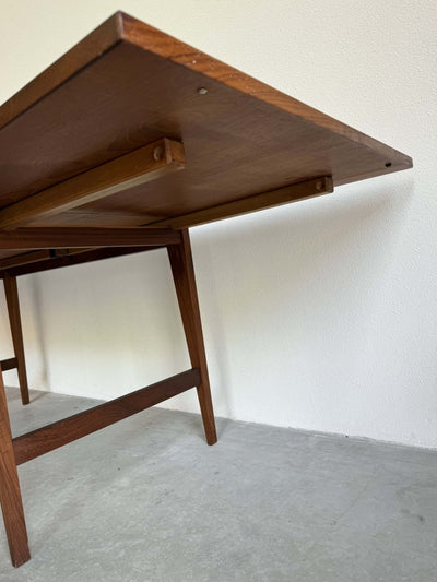 
                  
                    Eettafel Poul Cadovius met klapbladen - LOUI.STORE
                  
                