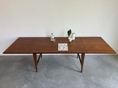 
                  
                    Eettafel Poul Cadovius met klapbladen - LOUI.STORE
                  
                