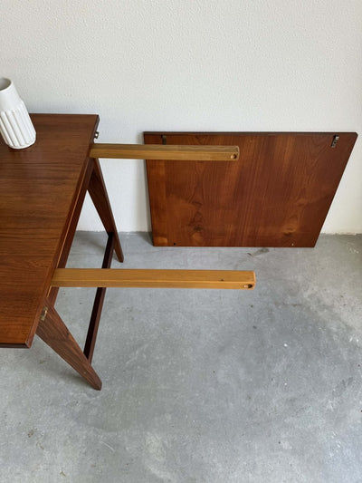 
                  
                    Eettafel Poul Cadovius met klapbladen - LOUI.STORE
                  
                