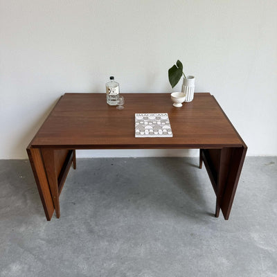 
                  
                    Eettafel Poul Cadovius met klapbladen - LOUI.STORE
                  
                