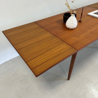 
                  
                    Eettafel teak uitschuifbaar - LOUI.STORE
                  
                