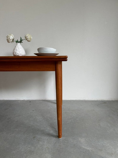 
                  
                    Eettafel teak uitschuifbaar - LOUI.STORE
                  
                