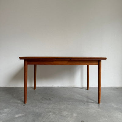 
                  
                    Eettafel teak uitschuifbaar - LOUI.STORE
                  
                