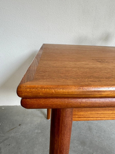 
                  
                    Eettafel teak uitschuifbaar - LOUI.STORE
                  
                