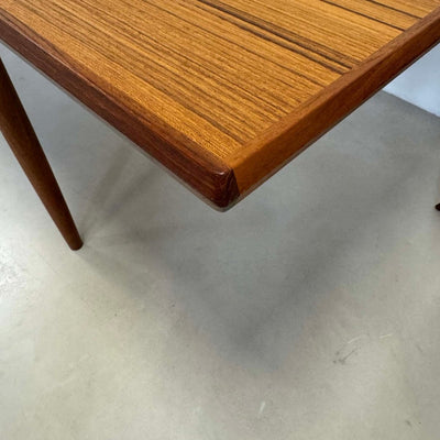 
                  
                    Eettafel teak uitschuifbaar - LOUI.STORE
                  
                