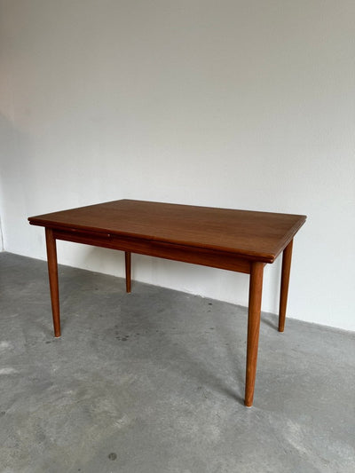 
                  
                    Eettafel teak uitschuifbaar - LOUI.STORE
                  
                