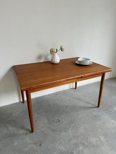 
                  
                    Eettafel teak uitschuifbaar - LOUI.STORE
                  
                