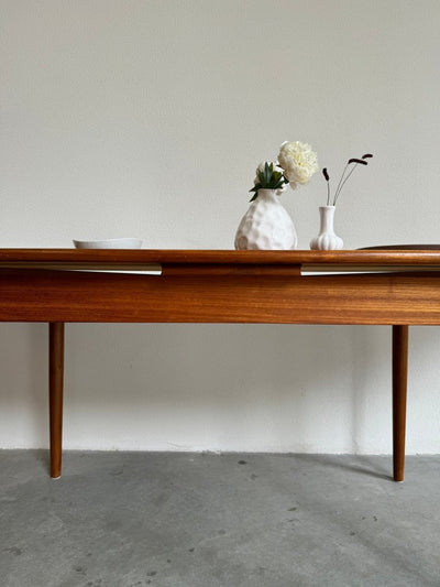 
                  
                    Eettafel teak uitschuifbaar - LOUI.STORE
                  
                