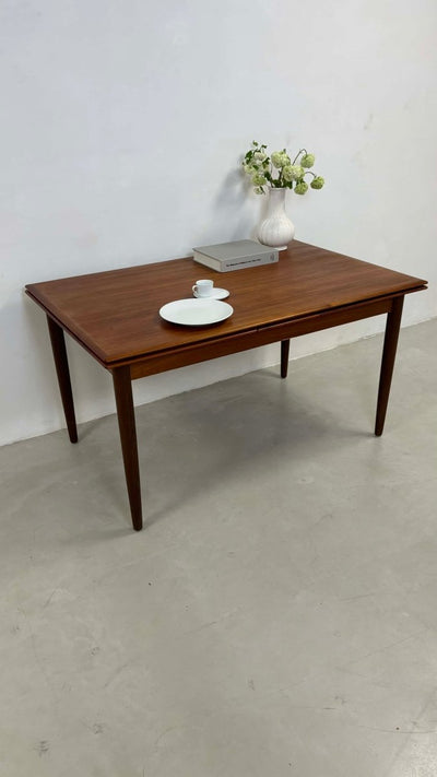 
                  
                    Eettafel uitschuifbaar teak overlap - LOUI.STORE
                  
                