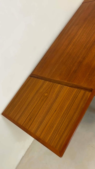 
                  
                    Eettafel uitschuifbaar teak overlap - LOUI.STORE
                  
                