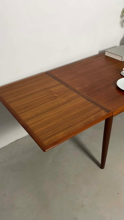 
                  
                    Eettafel uitschuifbaar teak overlap - LOUI.STORE
                  
                