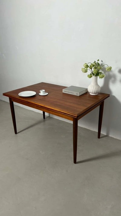 
                  
                    Eettafel uitschuifbaar teak overlap - LOUI.STORE
                  
                