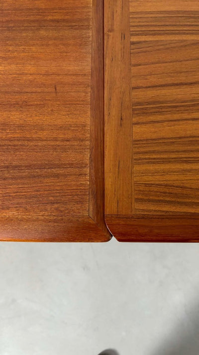 
                  
                    Eettafel uitschuifbaar teak overlap - LOUI.STORE
                  
                