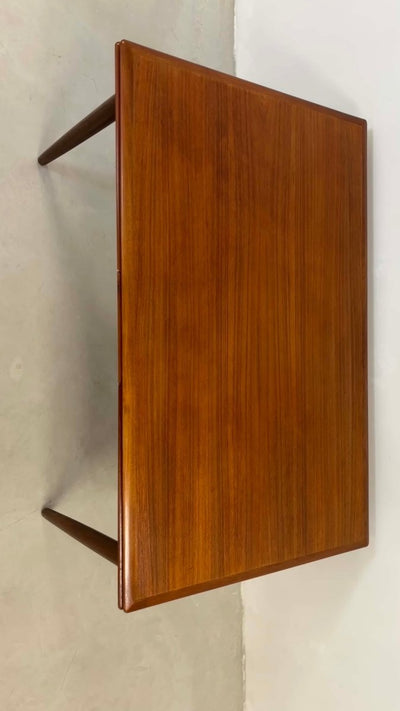 
                  
                    Eettafel uitschuifbaar teak overlap - LOUI.STORE
                  
                