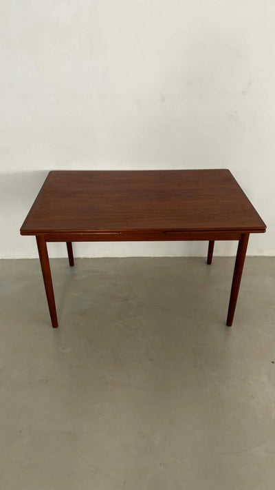 
                  
                    Eettafel uitschuifbaar teak rand - LOUI.STORE
                  
                