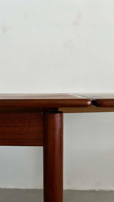 
                  
                    Eettafel uitschuifbaar teak rand - LOUI.STORE
                  
                