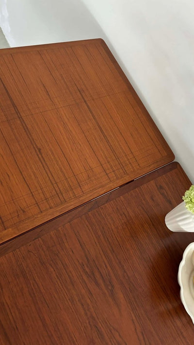 
                  
                    Eettafel uitschuifbaar teak rand - LOUI.STORE
                  
                