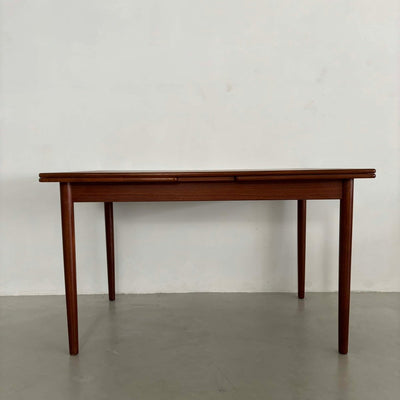 
                  
                    Eettafel uitschuifbaar teak rand - LOUI.STORE
                  
                