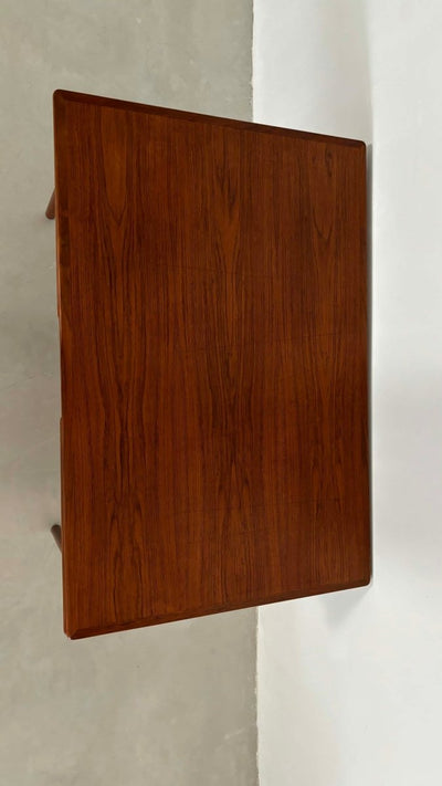 
                  
                    Eettafel uitschuifbaar teak rand - LOUI.STORE
                  
                