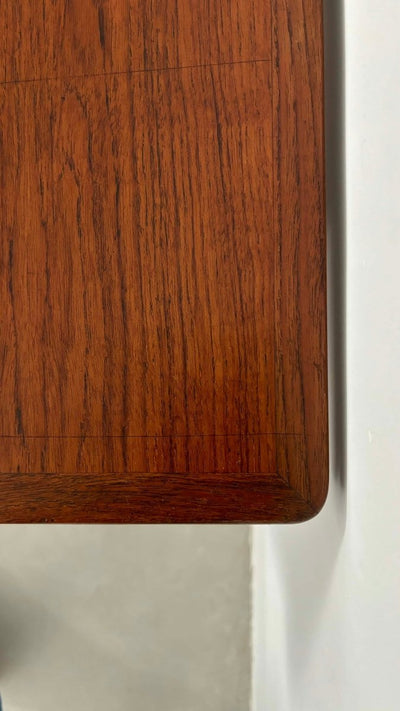 
                  
                    Eettafel uitschuifbaar teak rand - LOUI.STORE
                  
                