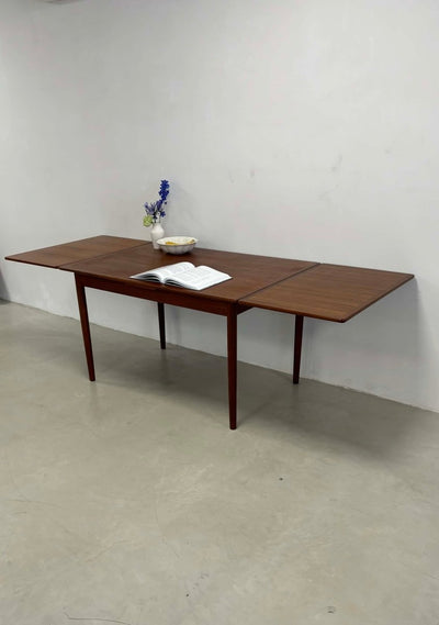 
                  
                    Eettafel uitschuifbaar teak rand - LOUI.STORE
                  
                