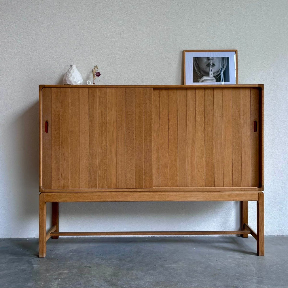 Eiken highboard Kurt Østervig - LOUI.STORE