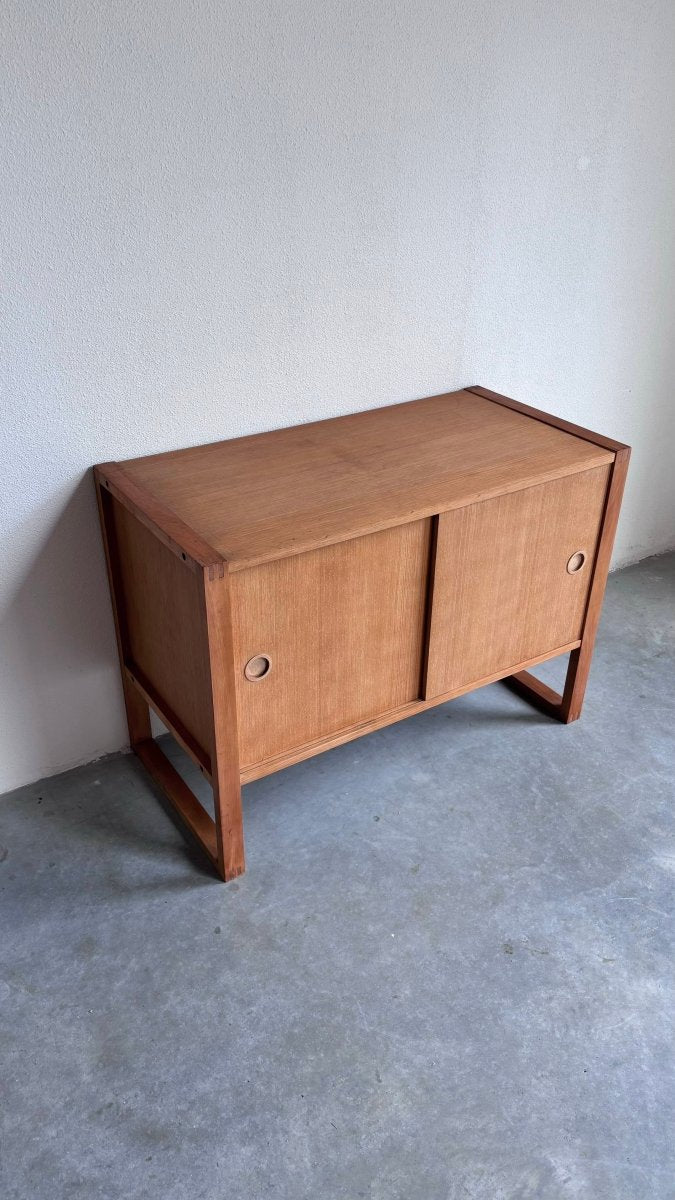 
                  
                    Eiken sideboard staand frame - LOUI.STORE
                  
                