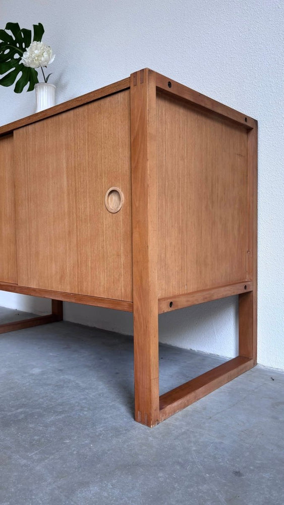 
                  
                    Eiken sideboard staand frame - LOUI.STORE
                  
                