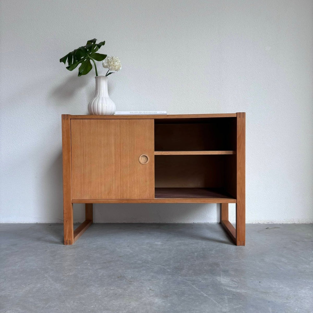 
                  
                    Eiken sideboard staand frame - LOUI.STORE
                  
                