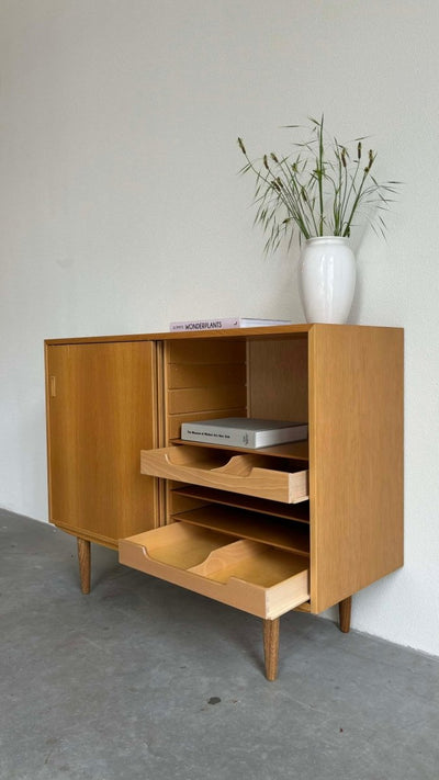 
                  
                    Eiken sideboard verborgen lades - LOUI.STORE
                  
                