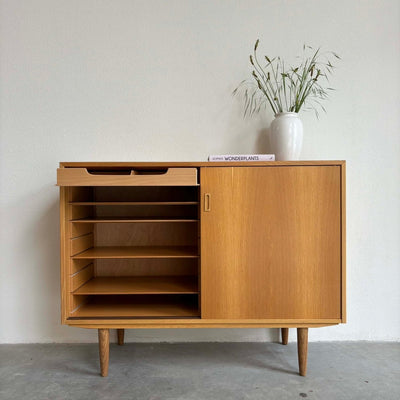 
                  
                    Eiken sideboard verborgen lades - LOUI.STORE
                  
                