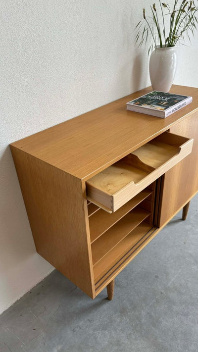 
                  
                    Eiken sideboard verborgen lades - LOUI.STORE
                  
                