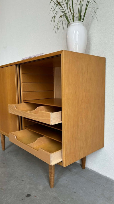 
                  
                    Eiken sideboard verborgen lades - LOUI.STORE
                  
                