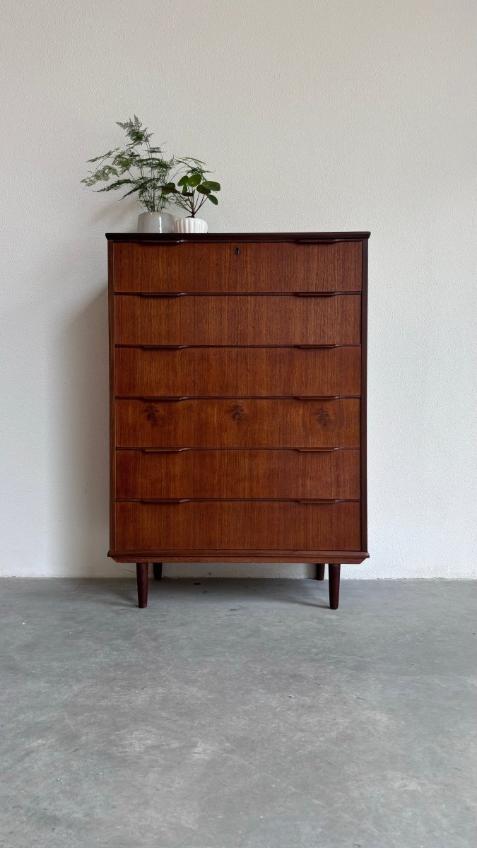 
                  
                    Grote ladekast 6* in teak - LOUI.STORE
                  
                