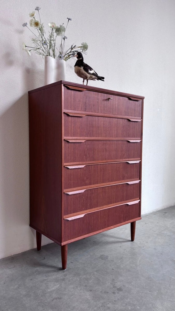 
                  
                    Grote vintage ladekast teak - LOUI.STORE
                  
                