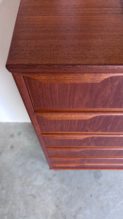 
                  
                    Grote vintage ladekast teak - LOUI.STORE
                  
                