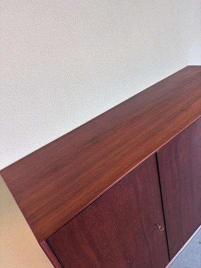 
                  
                    Highboard donker teak - LOUI.STORE
                  
                