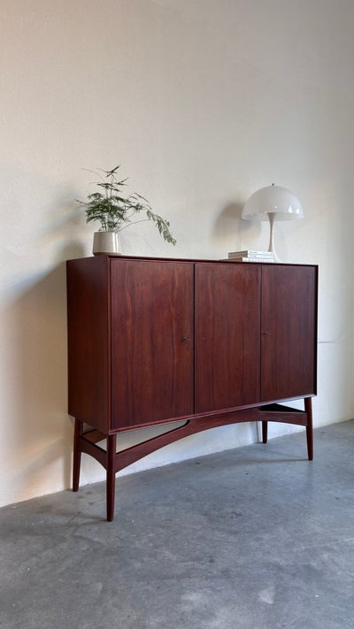 
                  
                    Highboard donker teak - LOUI.STORE
                  
                